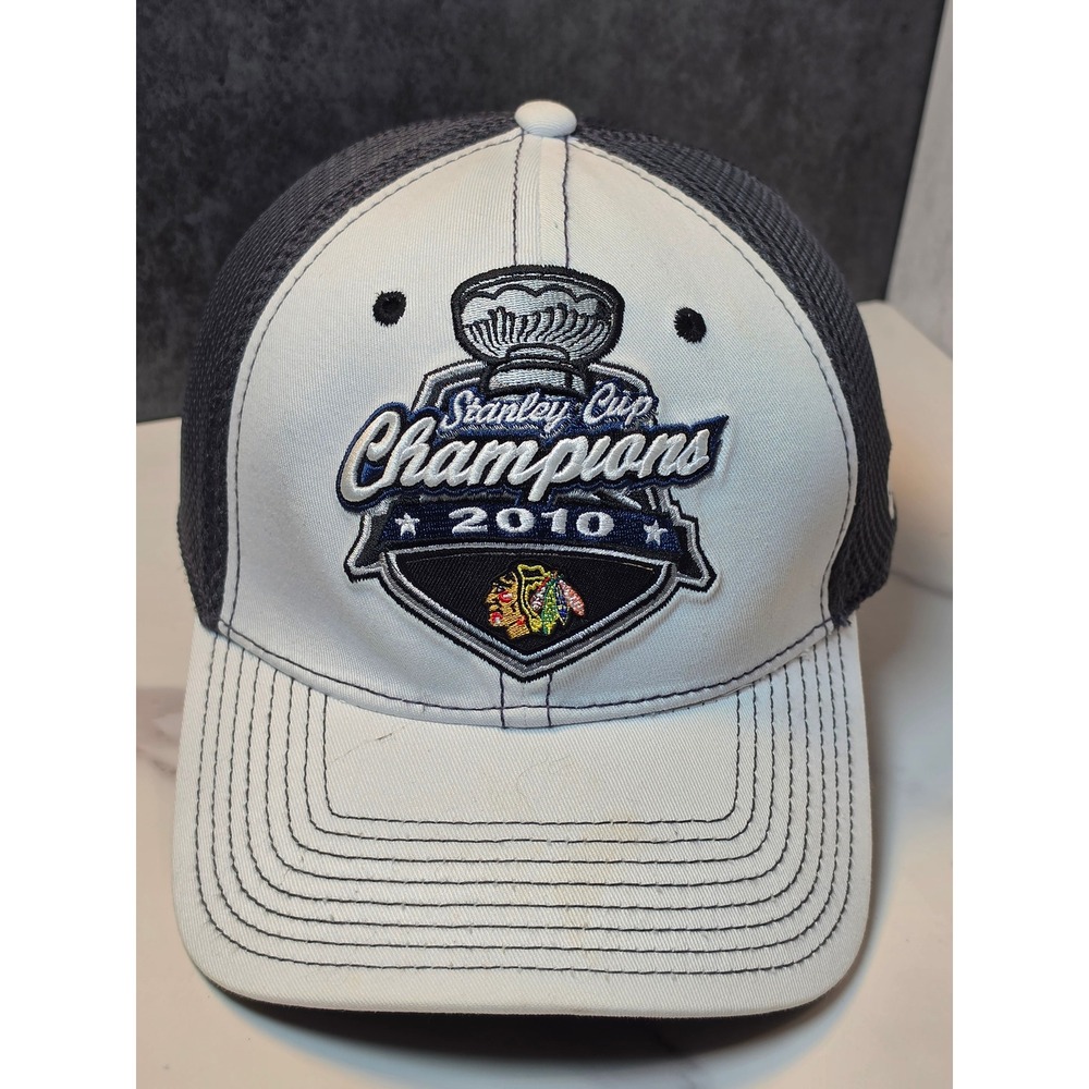 New Era Chicago Blackhawks 2010 Stanley Cup Champions 39THIRTY Hat Grey White